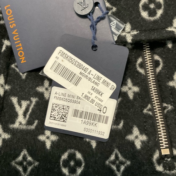 Louis Vuitton Monogram Black and White mini Skirt size. 40 - Picture 10 of 11